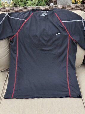 Speedo Men's Med T shirt Rash Guard Black